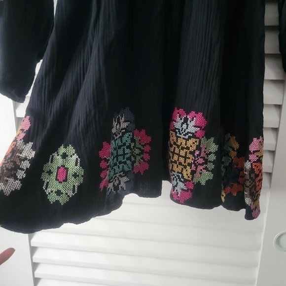 JUDITH MARCH Embroidered 100 % cotton dress size small. - Picture 4 of 10